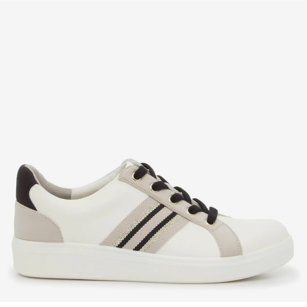 Life Stride White and Black Happy Friday Sneakers Shoes Size 8 New